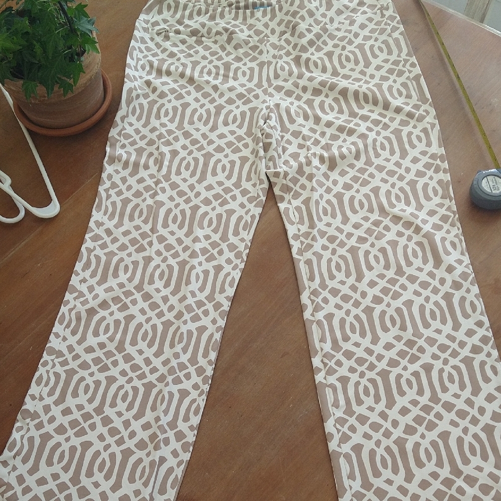J. McLaughlin Cream and Tan Geometric Pants Pull On